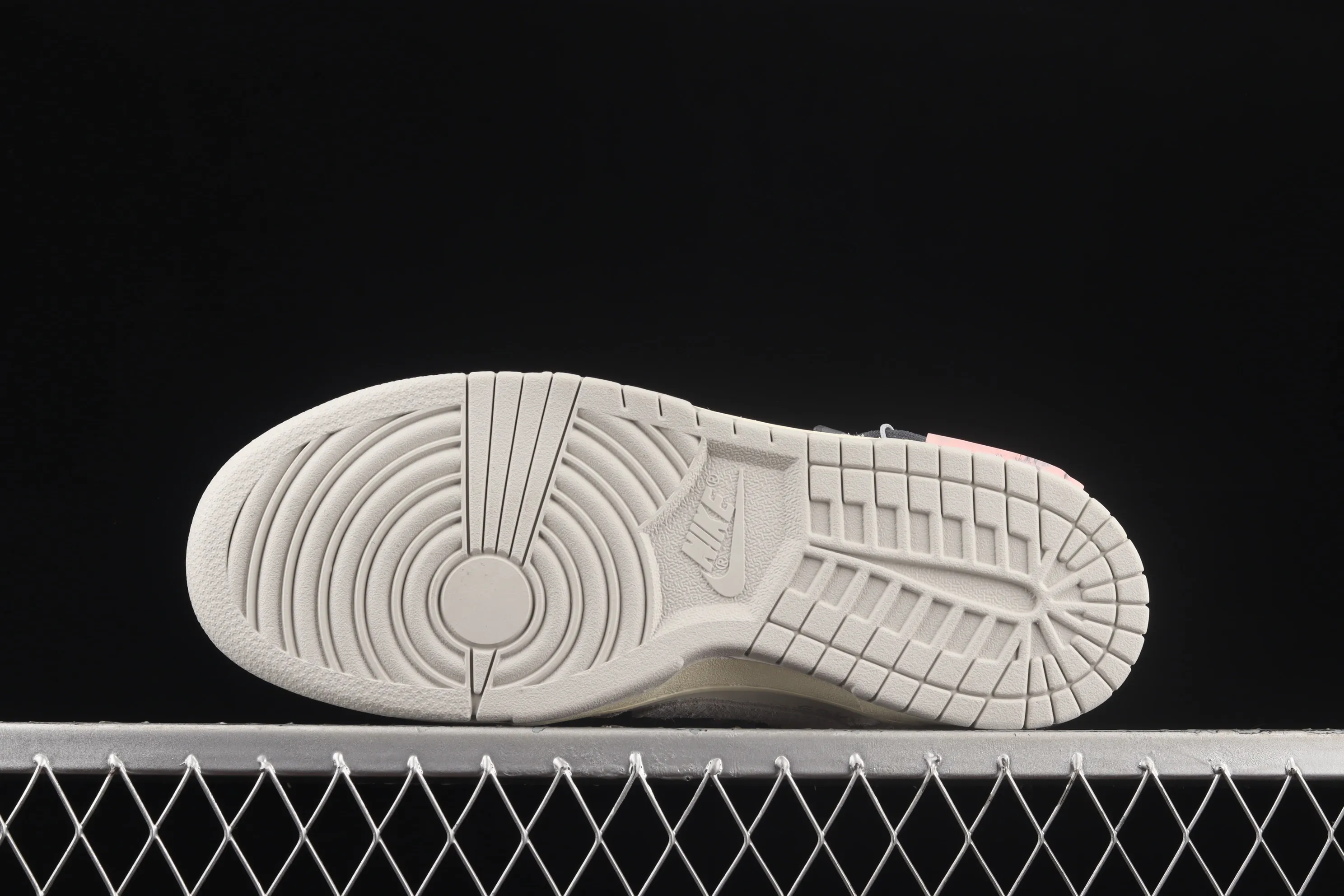 All categories Nk SB Dunk series Nk SB Dunk Low low-top sneakers cost-effective version OF x Nk Dunk Low OW SB smashing backboard fashion casual sneakers DJ0950-115